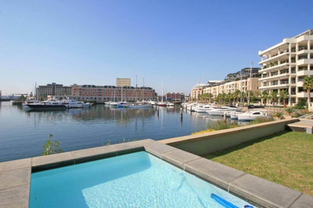 Outstanding V&A Marina Waterfront Apartment Kapstaden Eksteriør billede